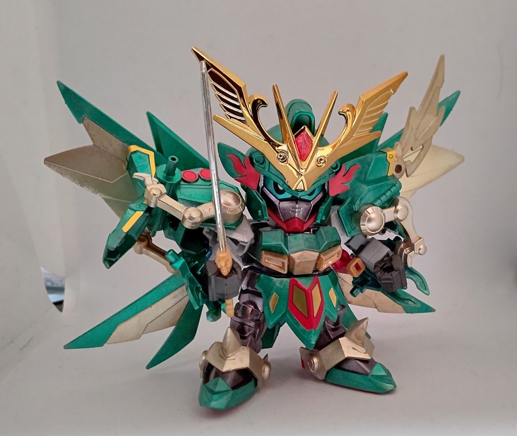 「コマンドガンダムの武者化」というコンセプトで作成。コマンドのメインカラーである深緑から翡翠色をメインカラーにしました。