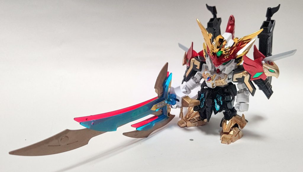 大刀覇剣。でかい(笑)。真ん中はメッキはがしをして塗装しました。