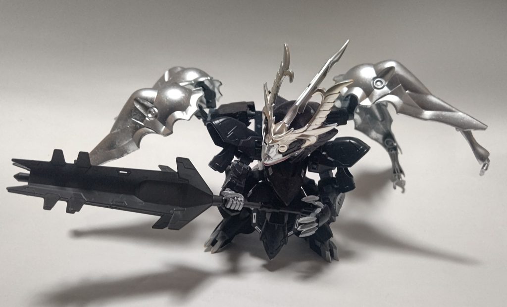 以前作成した鳳凰大聖曹操の、敵役として作成。結晶鳳凰と大刀覇剣を携えた曹操に立ちはだかる敵って誰だろうと自問した結果がこの作品です。