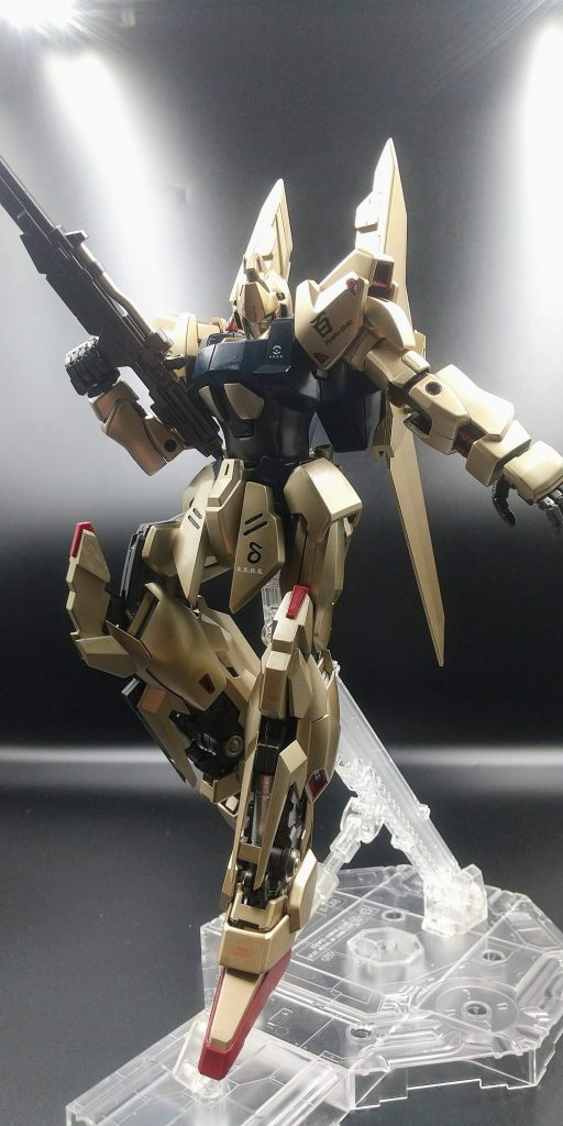 ポージングはこんな感じで。