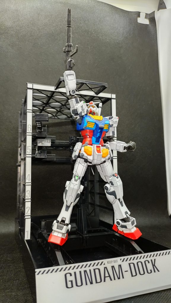 Gドックを背に、ラストシューティング風に。