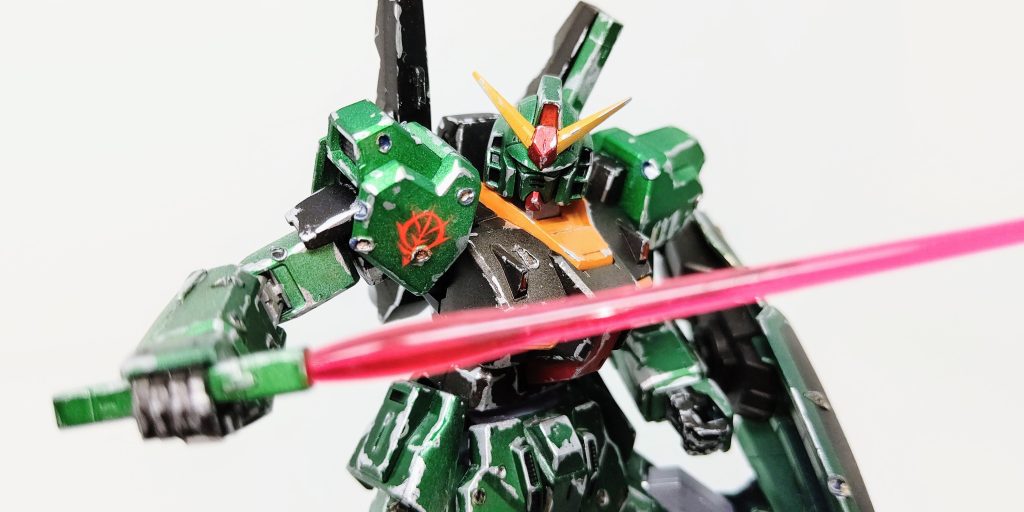 脳内設定ではZガンダムの時代からユニコーンガンダムまでの時代を、中身をバージョンアップさせて戦い続けてきたMSです。