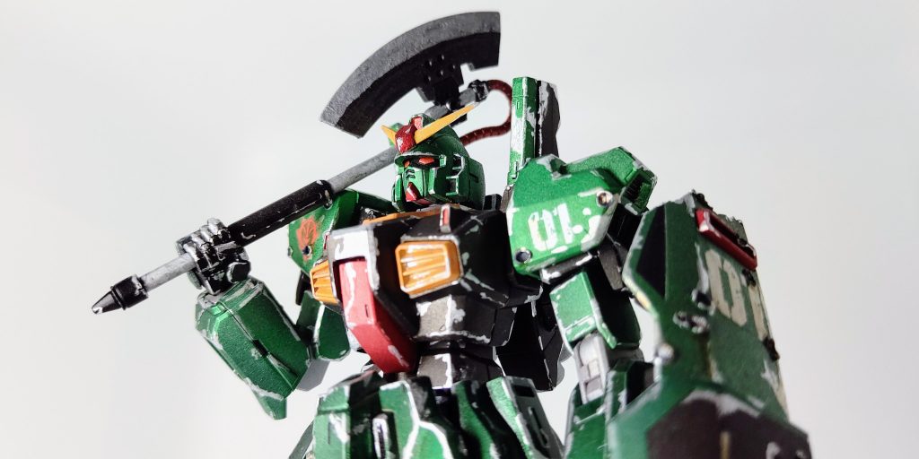 前回作ったMGザクⅡのヒートホークをちゃんと塗装して持たせました!思ったよりしっくりでビックリですw旧ジオン軍が所有している設定だからかな?大型ヒートホーク装備という設定でもイイかもですね!