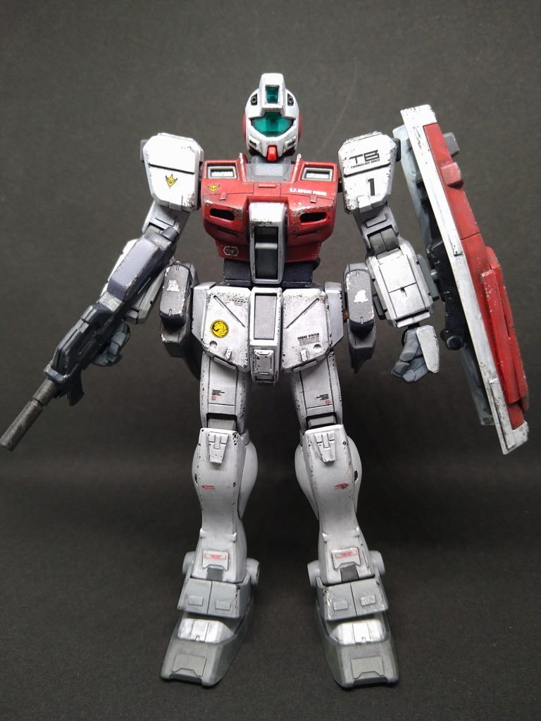 今回は連邦サイドで、ジム・コマンドを製作しました。製作では肩関節の改修、腰部と腿部の延長、スジ彫りとプラ版によるディテール追加を行っています!