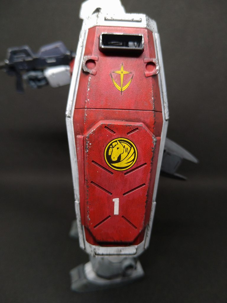 ジムより拝借したシールド。ビルダーズパーツでより堅固なものに変更。