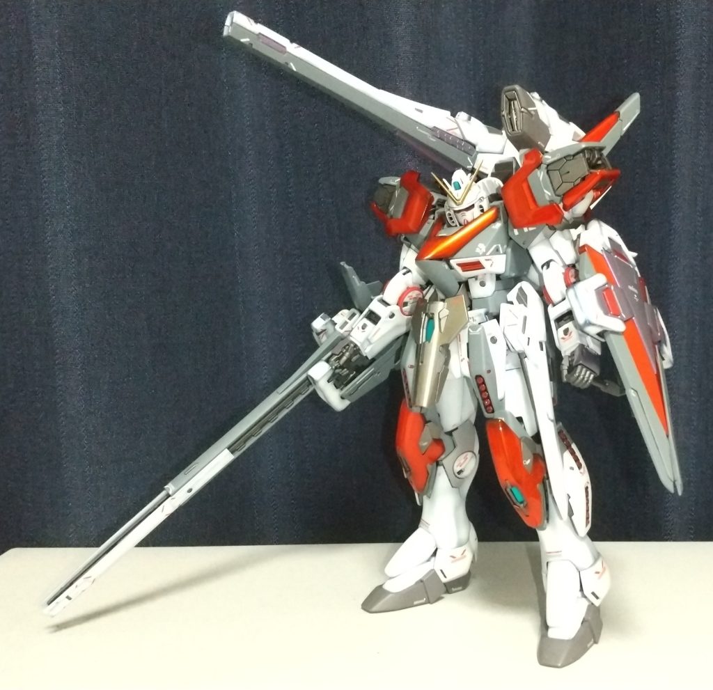 胸の赤は光の当たり方でオレンジが色濃く出てくるようにオレンジ結構入れてキャンディー塗装してます