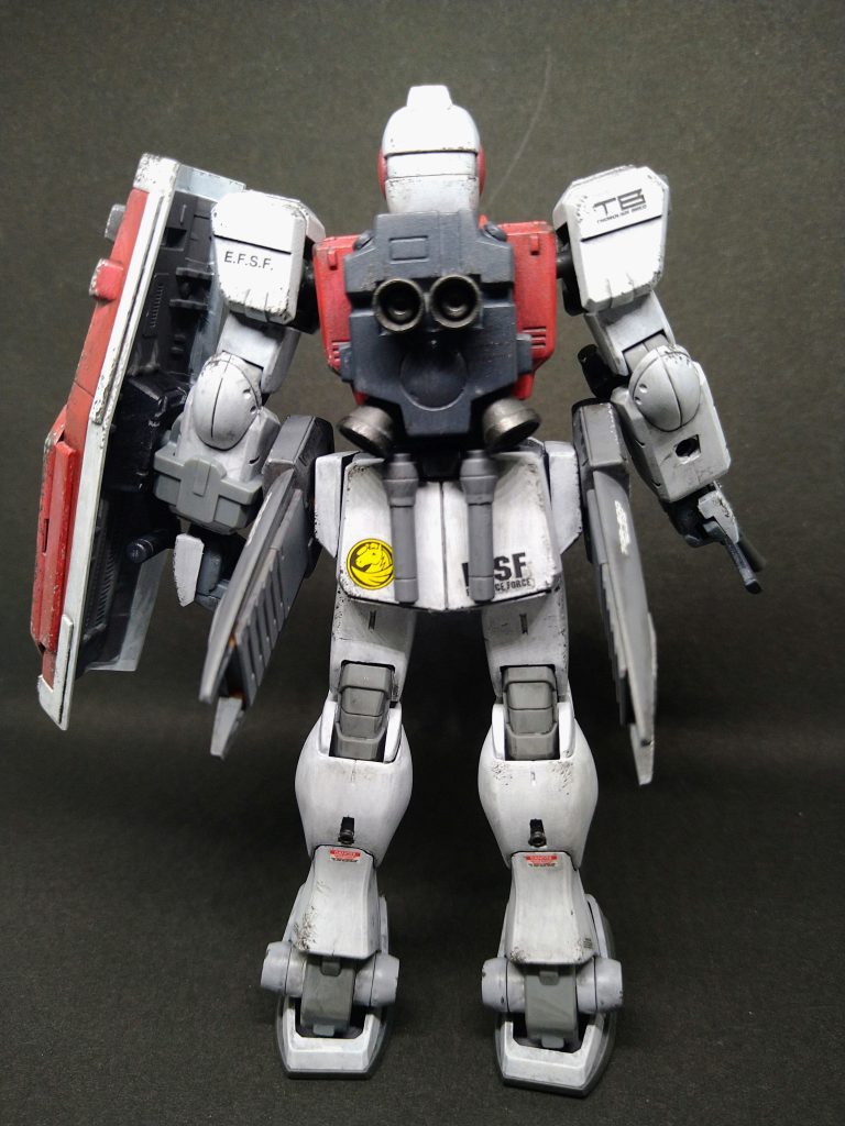 ホワイトベース級準同型強襲揚陸艦サラブレッド所属機として、フロントアーマーやリアアーマー、シールドに水転写式のサラブレッド隊マークを配置。