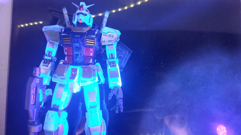 光る(๑´ڡ`๑)背景も作りました、もちろん百均デス(*´ω｀*)