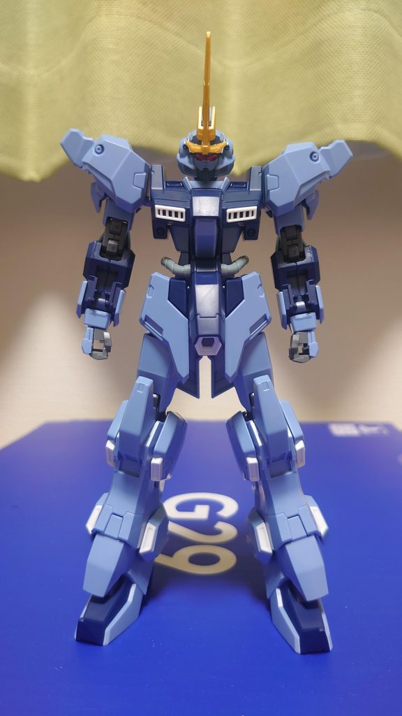 元々普通に組んでいましたが、不意に、頭部のアンテナをバンシィ(UC)に差し換えてみた所から始まりました。