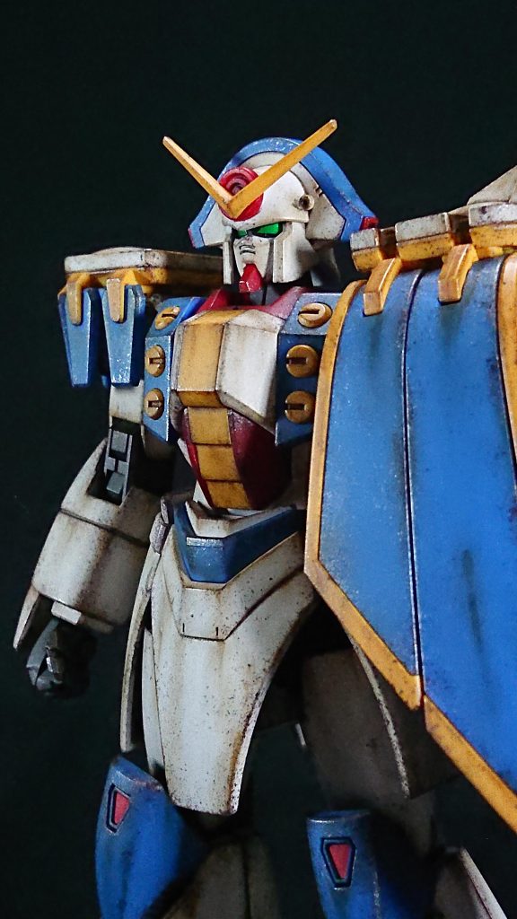 ネオフランスの貴公子ジョルジュ・ド・サンドが駆るモビルファイターを汚していいのか迷いましたが…ガンダムファイトでの激しい闘いを想定してウェザリングを行いました。