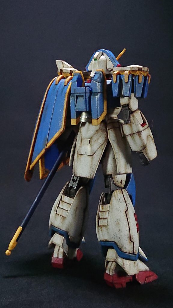 フィルタリングは、白色部分はブラウン系、赤、青及び黄色の部分はその色の補色のウェザリングカラーでフィルタリングを行いました。補色でフィルタリングをする目的としては陰影を際立たせる効果を狙っています。