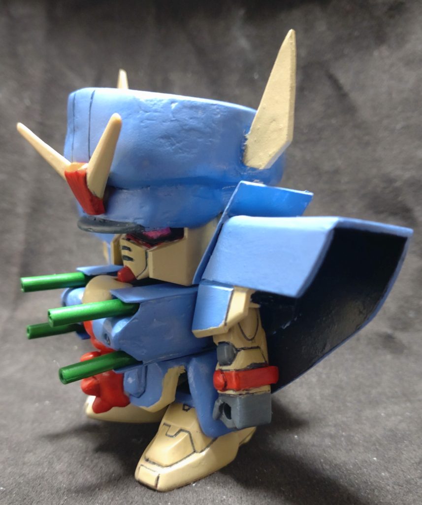 芯になったキットはSD Gジェネ ［ブルーディスティニー3号機］それを元にプラ板とパテ、ランナーで制作しました。