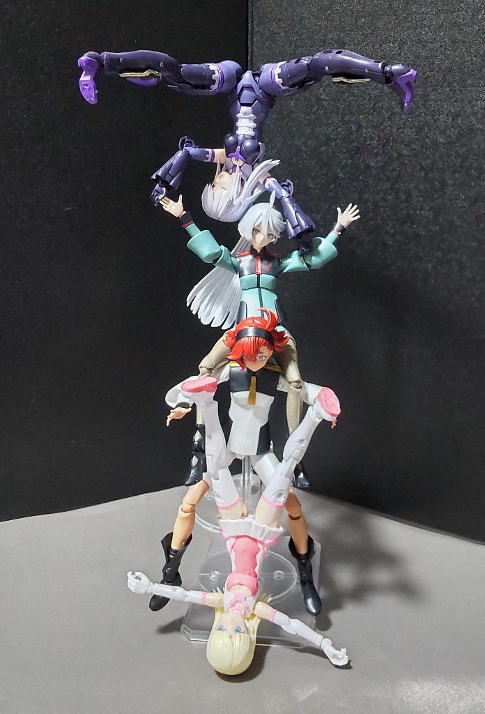 マッスル・ドッキング(キン肉マン&キン肉マングレート)大分無茶してますね(汗)キン肉バスターの方なんか掴むところが違いますからね。※フィギュアの可動範囲の限界は乗り越えられなかったよ……