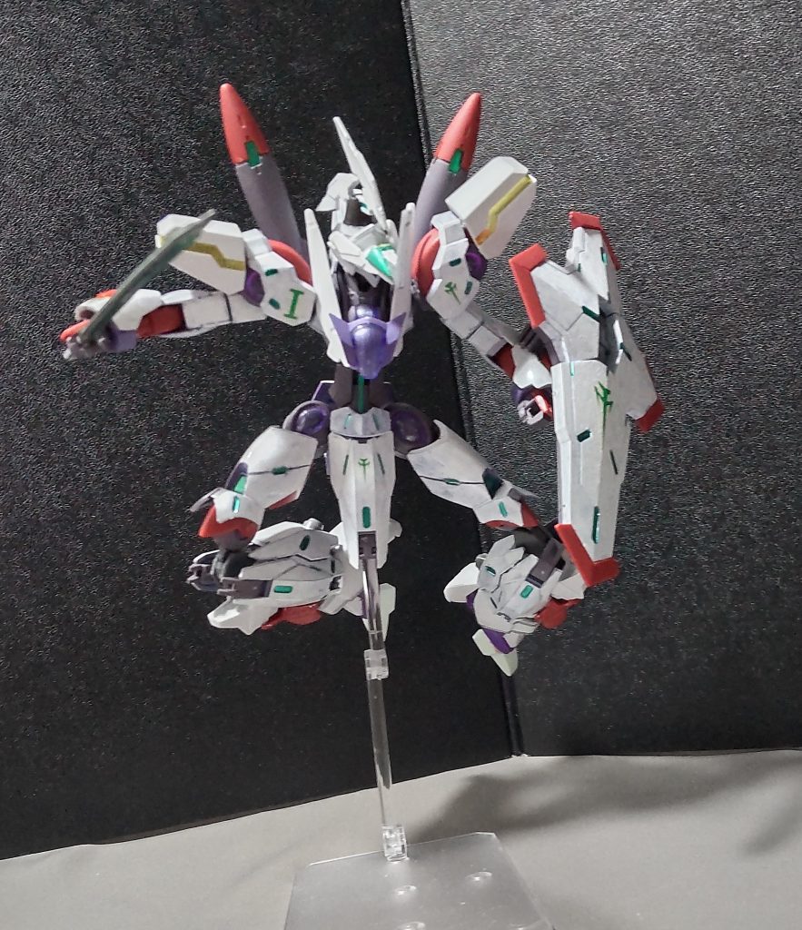 可動域は非常に広く、脚部は正座もできてしまうほどです。