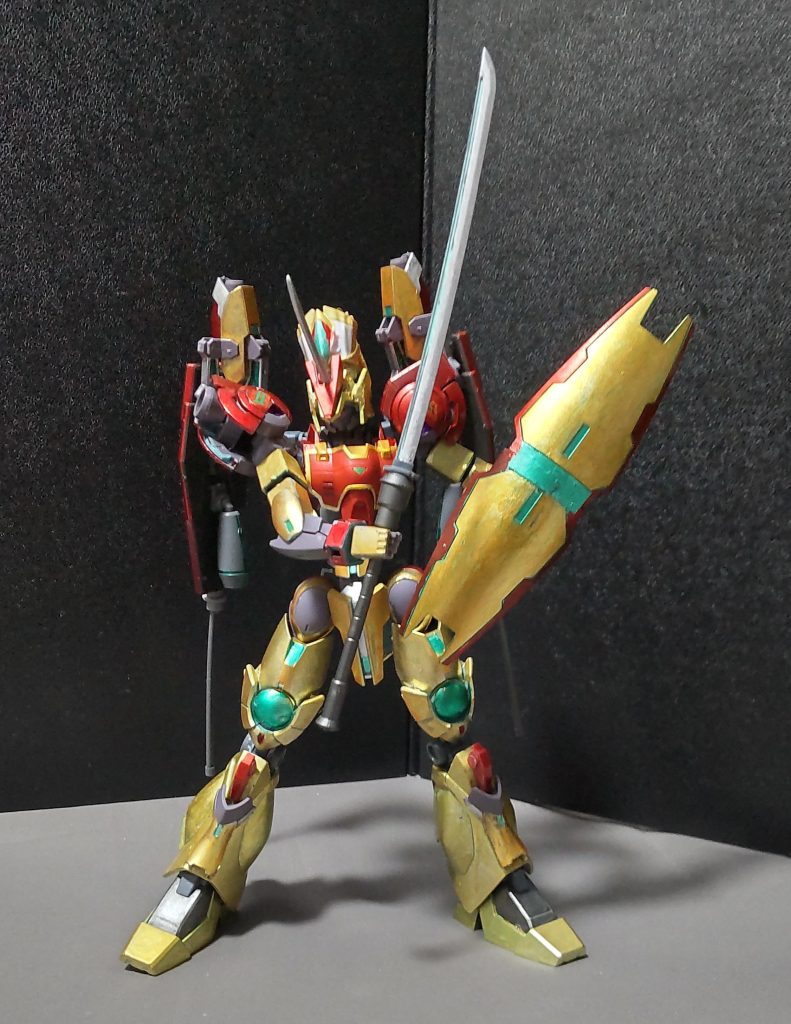 シールドはジムコマンド系のシールドの下半分を2枚を付けた物になってます。耐ビームコーティングが施されているが、MHのボディはツインメリットコーティングによって、ビーム攻撃が効かないようになってます。