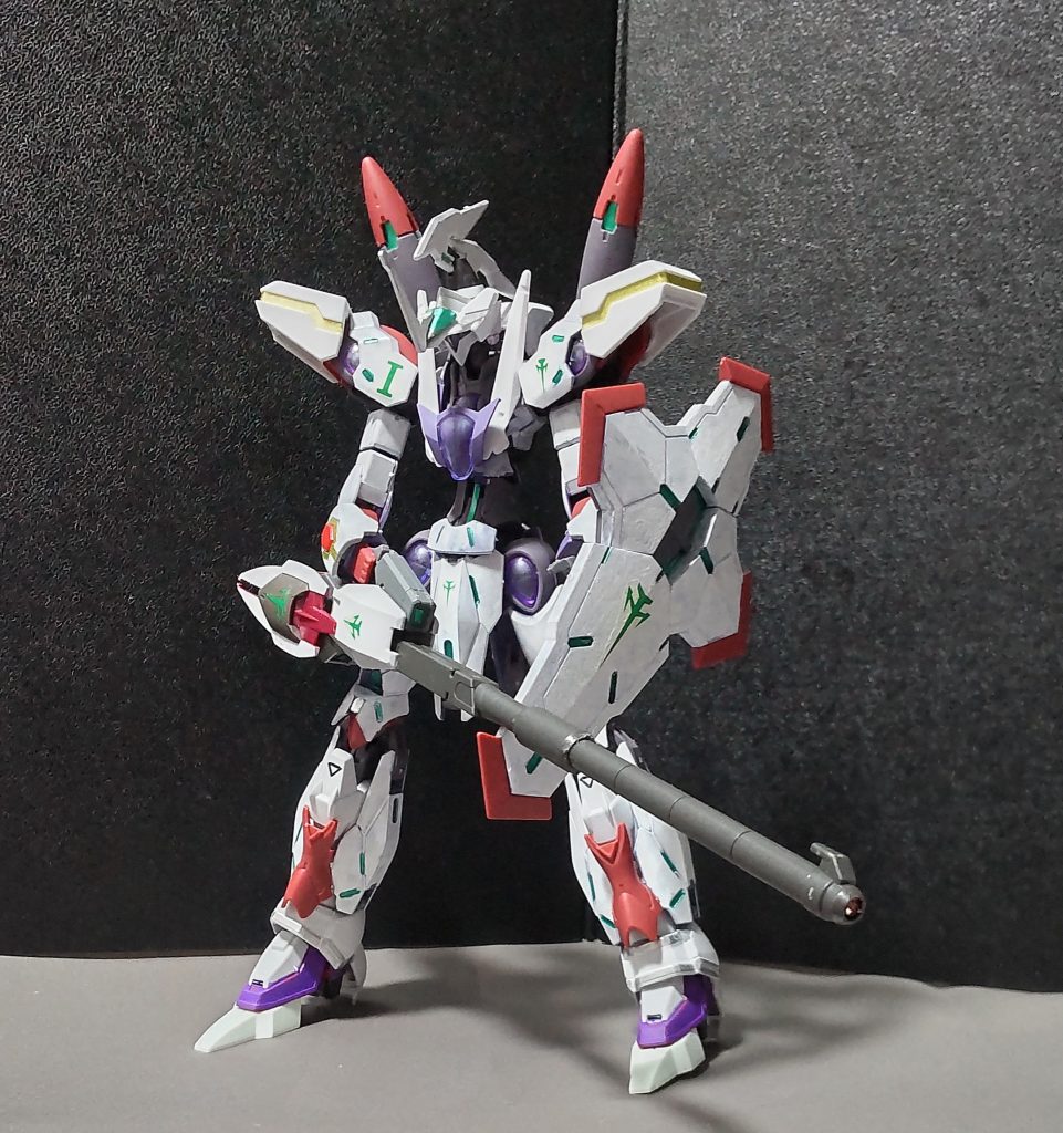 当初はハインドリーを使って制作しようしていたのですが、売ってなかった事と、ベギルペンデのビームライフルの形がバスターランチャーにしてくれと云わんばかりのデザインだったのが決め手になりました。実際作り始めてみると、どんどんイメージ通りに出来上がっていき、とても楽しかったです。