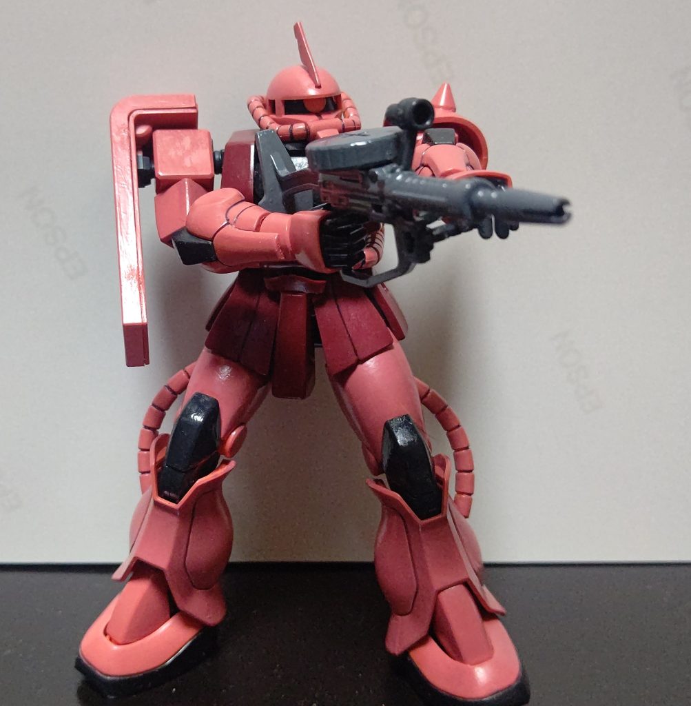 乾いたあと組んでみたところモノアイは別物のピンクアイズにして更に上塗りしてあります🙆‍♀️