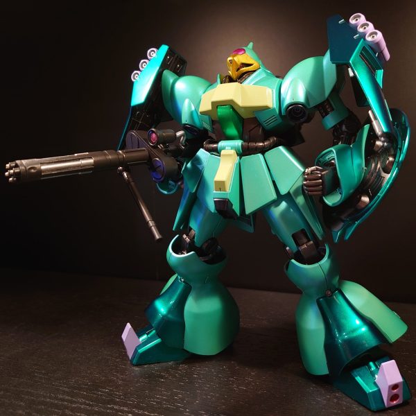 ヤクト・ドーガ(ララァ・スン専用機)