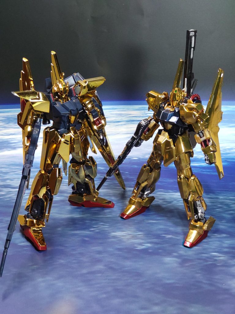 同じく金ピカのデルタガンダムとのツーショット負けないぐらい金ピカになっててなにより