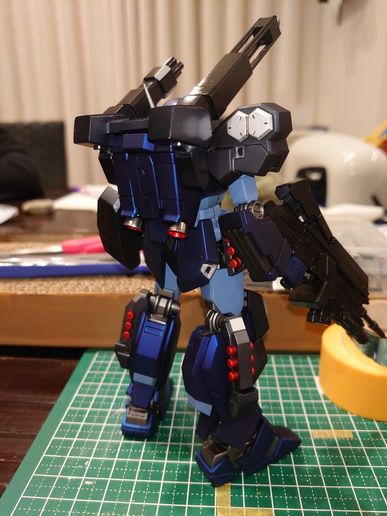 後ろ姿はこんな具合です。