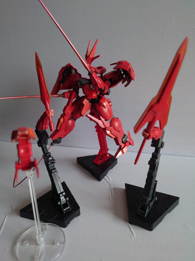 中距離戦では、意思拡張AIとガンビット技術を併用し、精度の増したドローン兵器で、強制的に近接戦を行う。