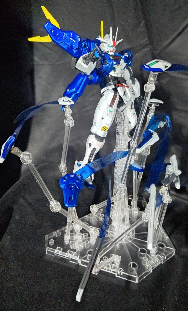 ビット展開にて〆。塗装は、白:M.ブリュンヒルデホワイト+G.EXシルバー少量青:M.ディープクリアブルー+M.スージーブルー+G.EXシルバーを下地→上からG.ディープブルー赤:G.パールプリズムレッド黄:M.キアライエロー+M.GXラフゴールドグレー:G.ジャージグレー+G.ガンメタルカメラアイ:Gミントグリーンブルー仕上げはM.スーパークリアIIIUVカット艶あり