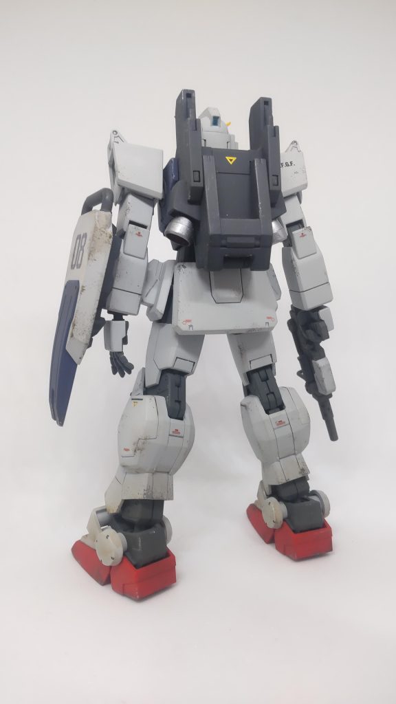 背面。やはり陸戦型ということでウェザリングも。足回りの土汚れなんか結構いい塩梅でできた気がします。