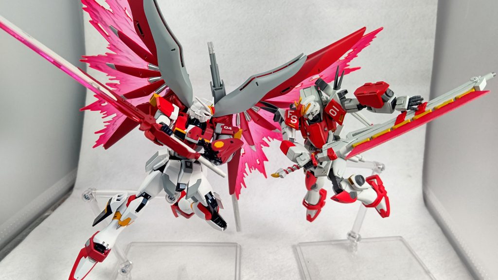 前の作品FS-1とバトル風に並べて似たようなコンセプトの2機配色も自分の好みが赤・白なのでそこも共通していますね 