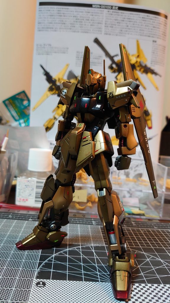 トップコート前です、足の赤部分、実はキャンディ塗装なのです。このままにするかつや消しにするかちょっと悩みましたwアーガマ所属MSはあとメタスとリックディアスを作りたいのですが買えてません。早く再販して欲しいですね〜最後まで閲覧していただきありがとうございました〜😆