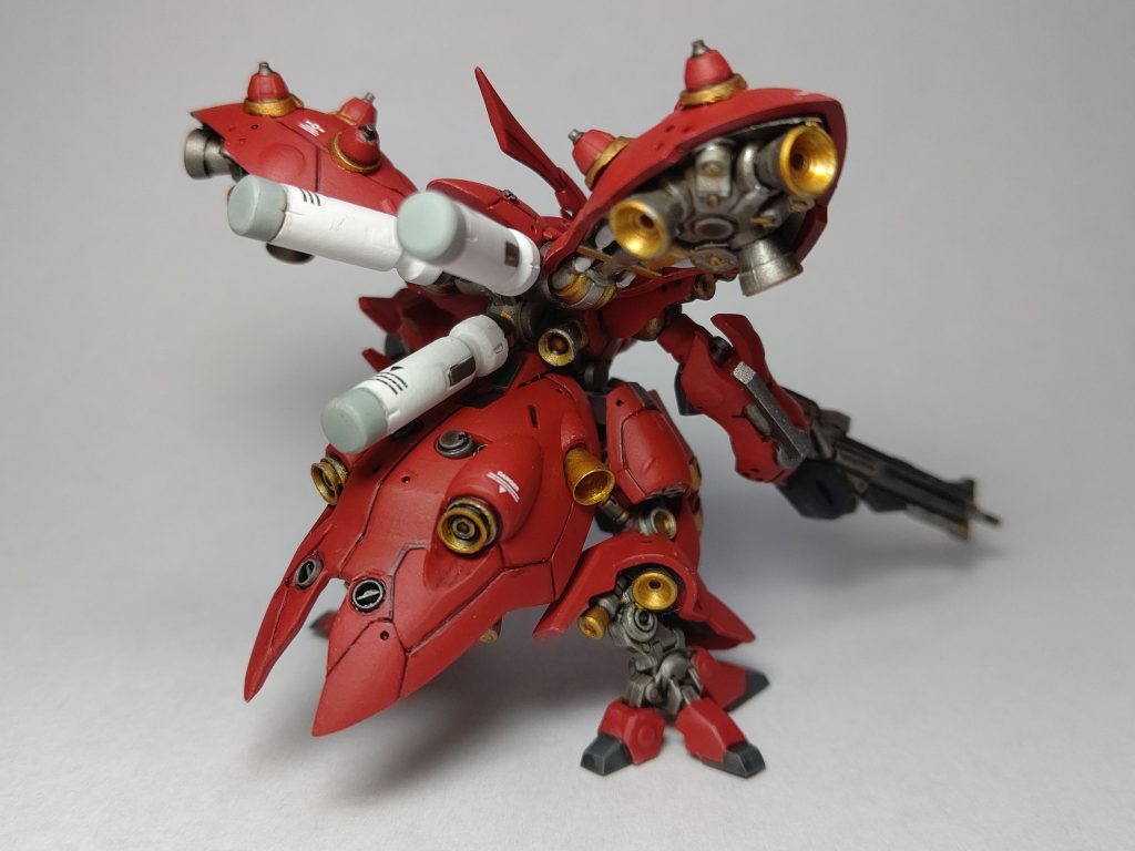 背面です。バーニア等のディテールがいい感じにごちゃついていてお気に入りです。