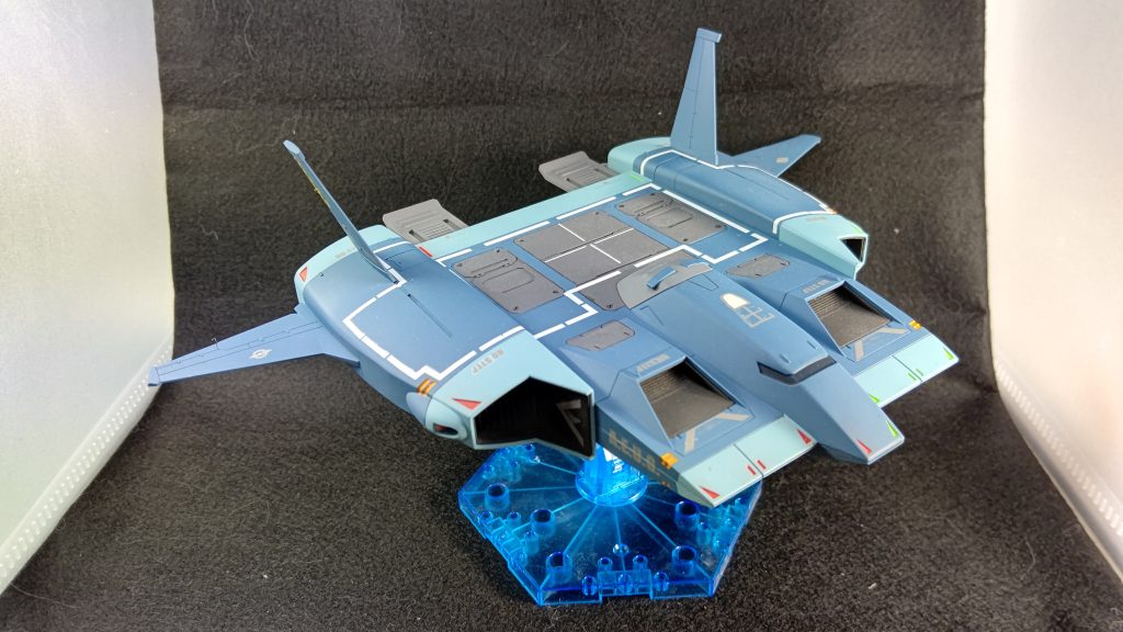 光りそうなディテールは航行灯風に塗装しています