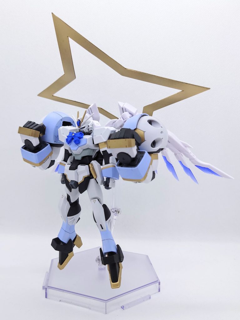 ベースには細身のHGCEインパルスを使用しました。外骨格はMGタイタスの腕部を中心にジャンクパーツで接続部を作成しています。星飾りはプラ版から切り出しました。