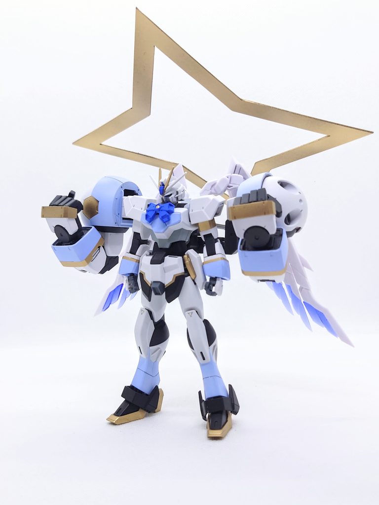 奇跡的な重心バランスで自立出来ます。流石にポージングは出来ませんw