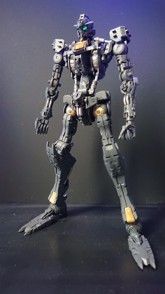 初のMGはフレームの細かさにビックリしました💦作るのが大変でした😵メカサフスーパーヘビー、ガンメタ、スターブライトジュラルミンで塗り分けています。