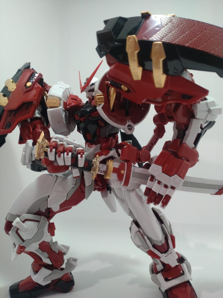 日本刀なら居合の構えが好きです