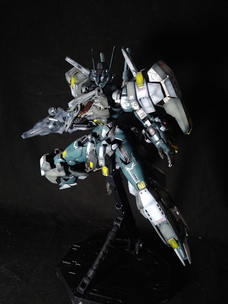 フルアーマー　ライトバージョンアーマー少なめで機動・防御を上げた形態