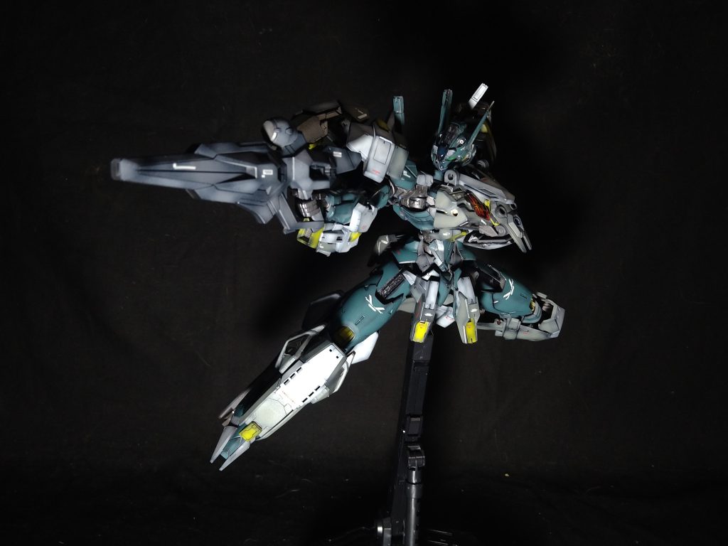 射撃体制関節まわりへの干渉が少ないのでまだポージングも取りやすいですね