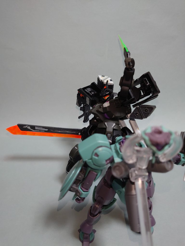 モブ生徒「ぐぁぁ！なんだよ、この人！？決闘嫌いの人じゃなかったのか！？」モブ生徒「ちっくしょー！フェルシー！！てめぇ！三年生呼ぶとかずりーぞ！！」ムラクモ「ごめんね。だけど、たとえ後輩の喧嘩でもジェターク寮に傷をつけさせるわけにはいかないんだ。それに」