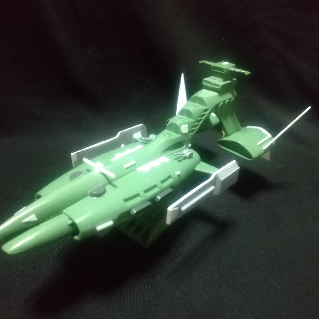 プラバンとプラ棒をペタペタ取り付け♪