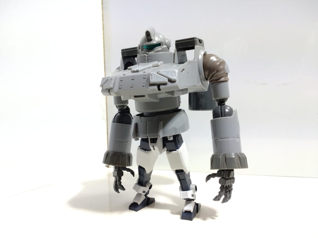 普通のHGでは足が長くバランス微妙でしたがコアガンダム足がちょうどよくここから二足歩行になりました。