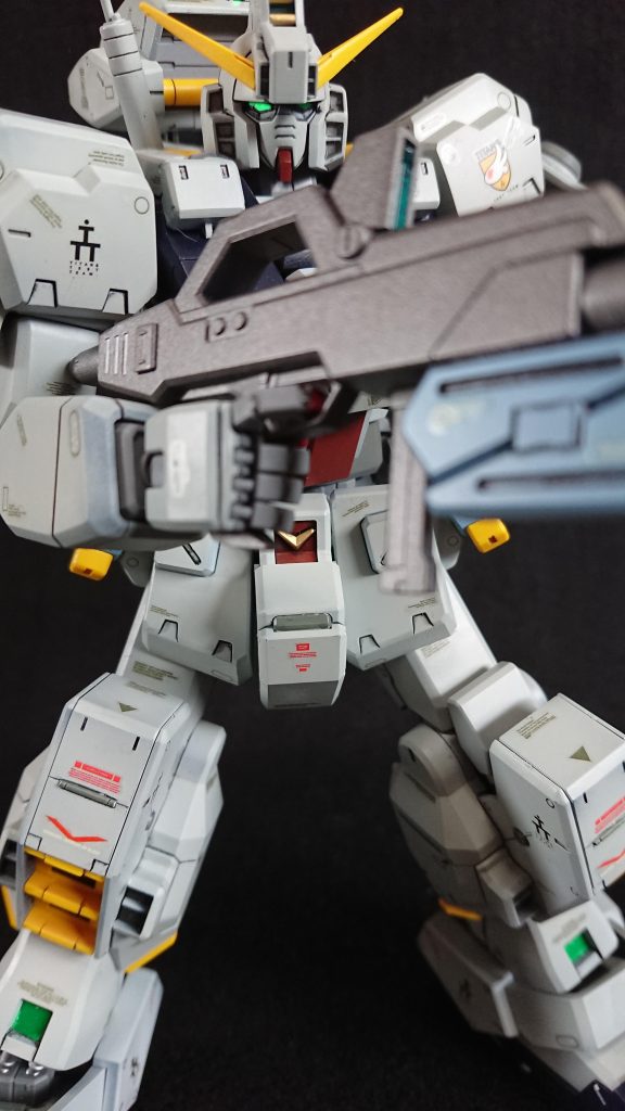 ヘイズルはグレー系のデカールを多用してます。