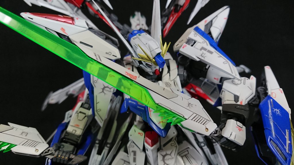 外装の塗装は少しアレンジを。