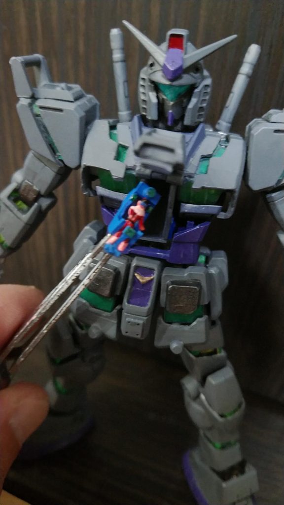 アイナ様にはこちらの機体に搭乗していただきたく！