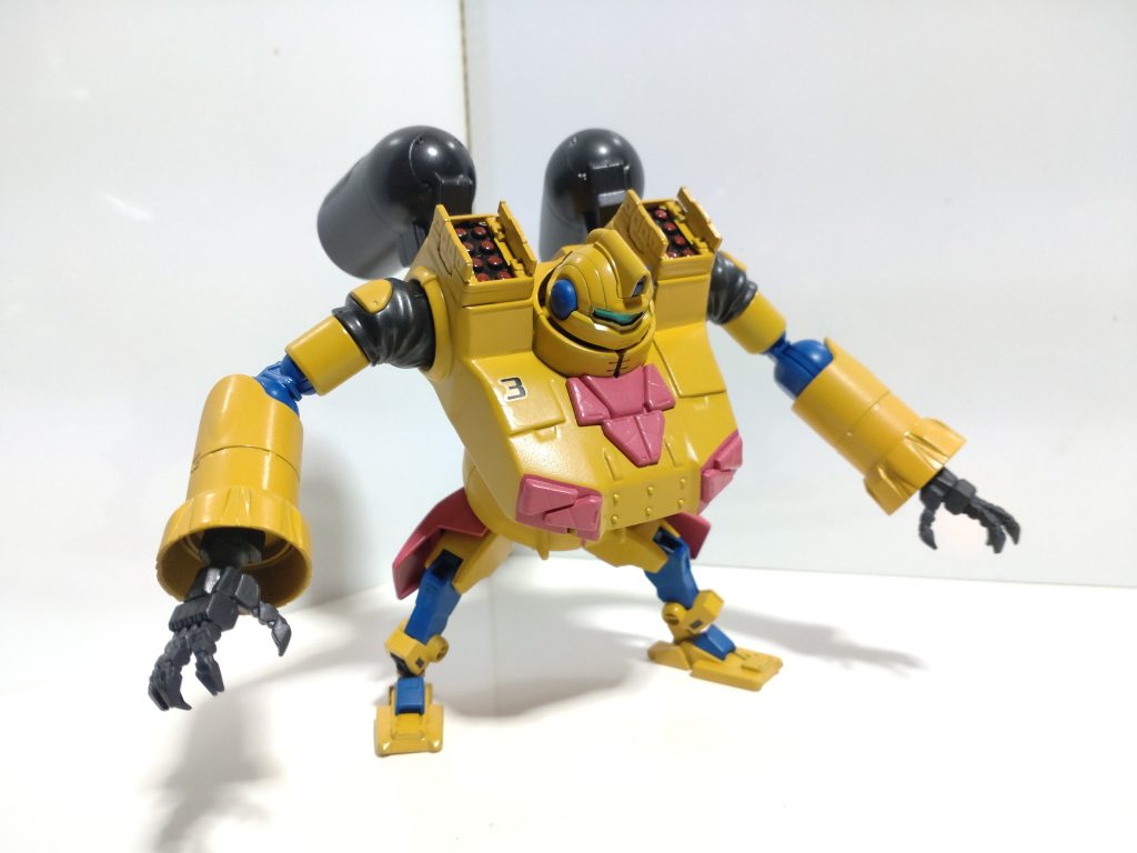 Gミサイル肩?に内蔵されたミサイルポッドで遠距離攻撃や牽制に使います。何故か弾切れしない。