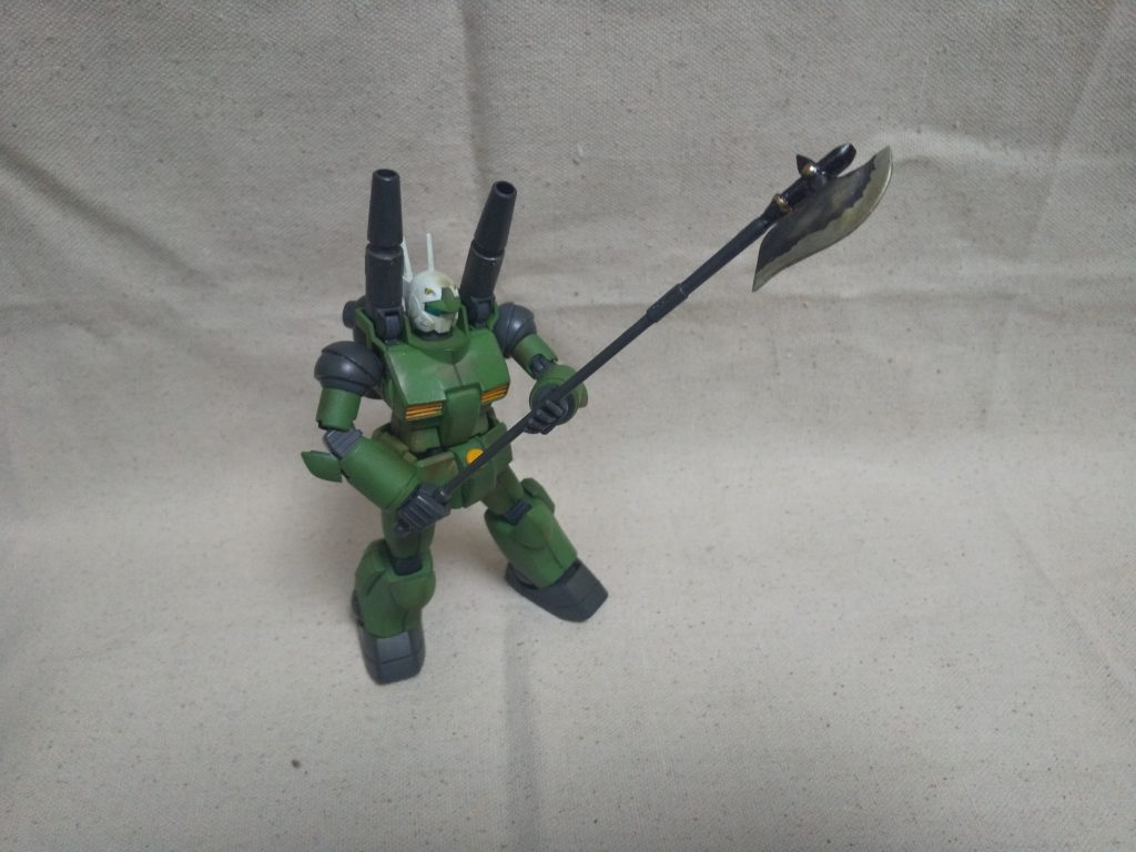 2人目の技師は中世の騎士が持っていそうな斧を作ってきました。ハンマーより扱いやすくて好感触。でも長すぎて艦内に入りません。