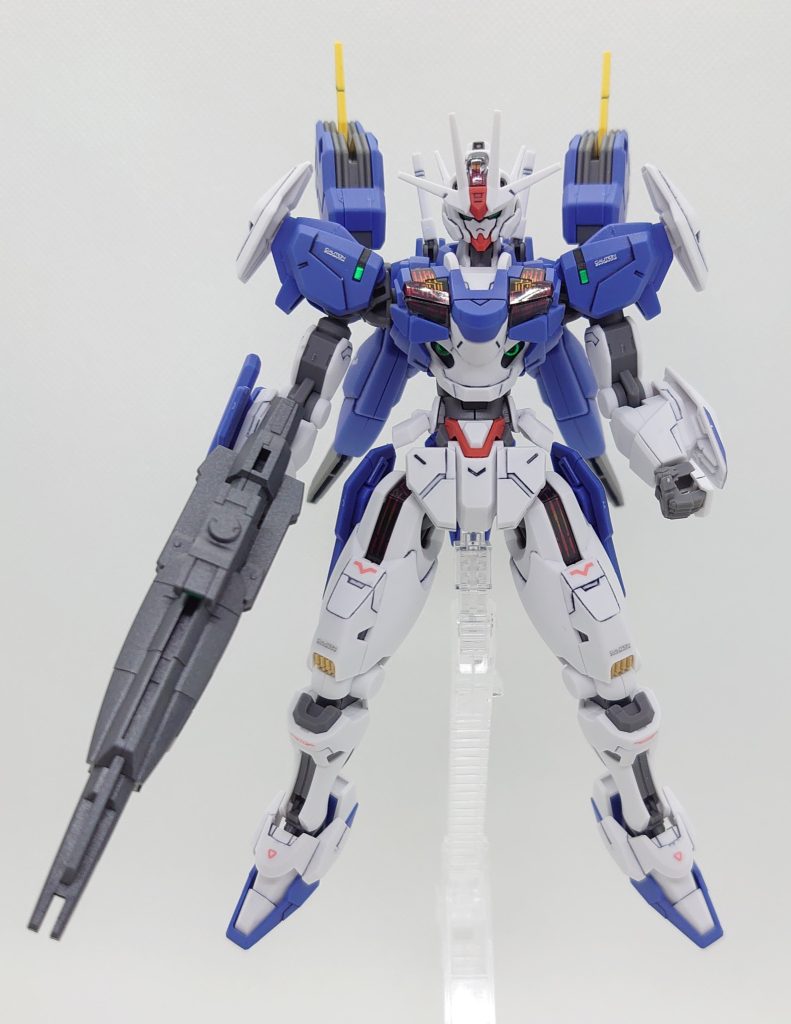 アンテナのシャープ化、部分塗装、墨入れ、デカール、トップコートで仕上げました。シェルユニットはインモールド成型パーツを使用しています。クリアパーツも多く、トップコートには若干の気を遣い製作しました。改めて改修前と比較してみましたが、どちらも良いですね。もうしばらくは『水星の魔女』に踊らされそうですw