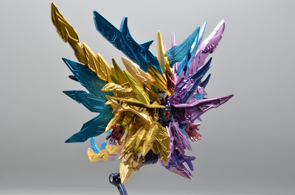 ポージングは干渉がキツすぎてムリでした!でも素立ちで置いておくだけでも圧倒的な存在感と満足感があります。