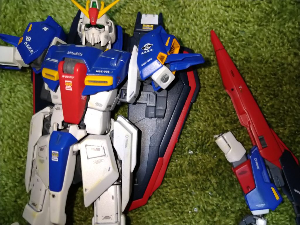 この部位の関節、ポロリ酷く案の定折れました。もっと色々撮りたかったんですが‥(笑)後日、修理した後にウェイブライダーを撮影予定です。