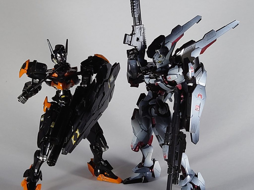 今回のルブリスは友達と一緒に作りました！やっぱり誰かと一緒に作るってのもめちゃくちゃ楽しいです！！塗りミス少しありましたが結構カッコよくできて、特に背面がいい感じなのでお気に入りです。