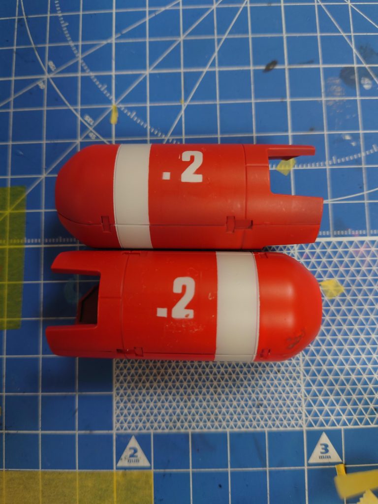 ミサイルポッドの数字は、エアブラシ塗装で再現